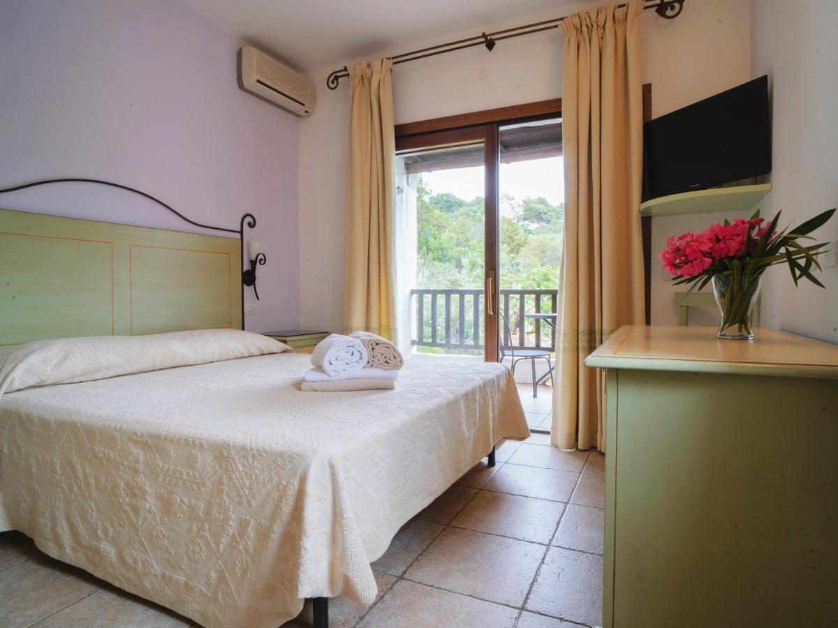Hotel Pedra Santa Baja Sardinia Esterno foto