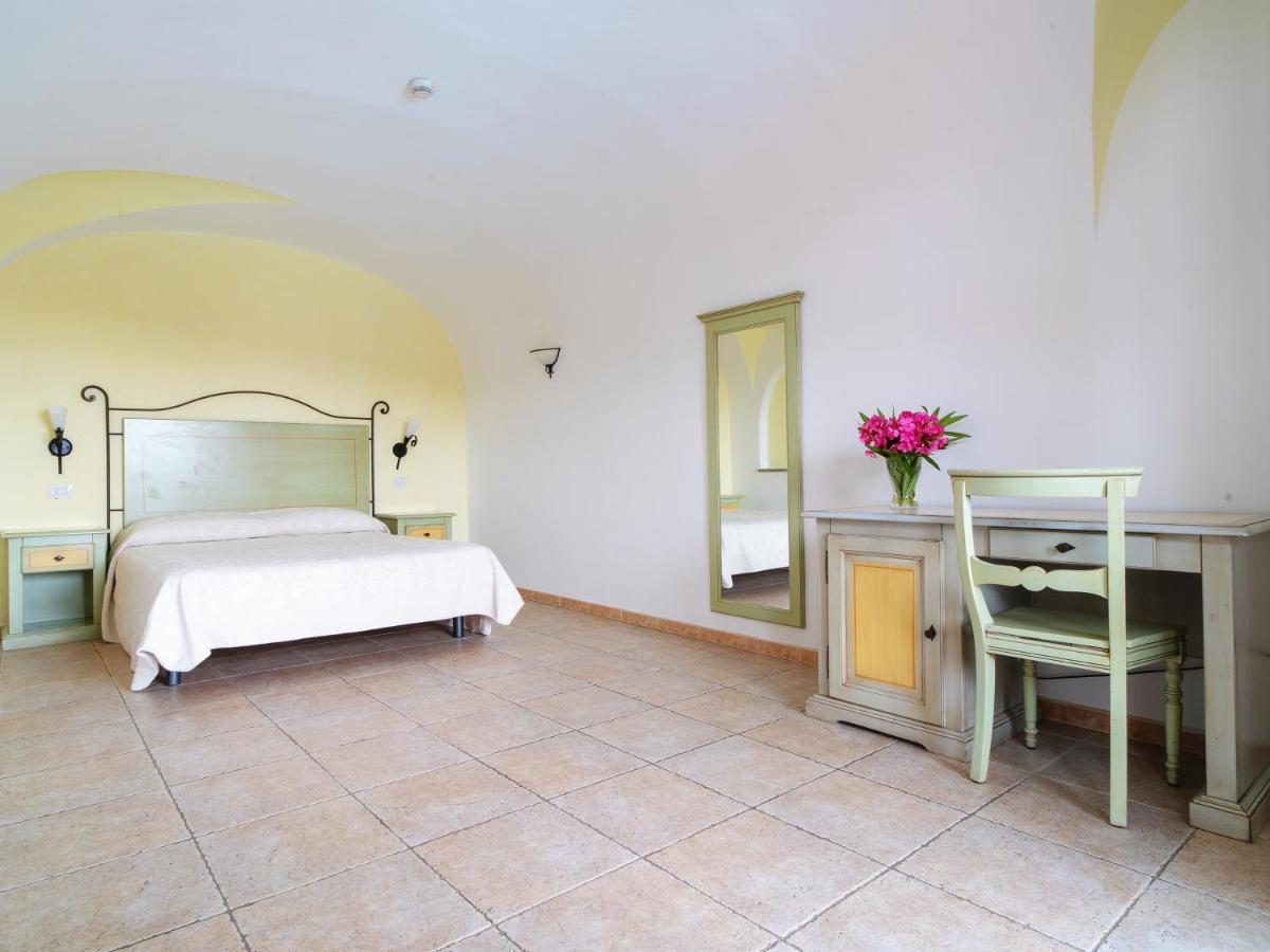 Hotel Pedra Santa Baja Sardinia Esterno foto