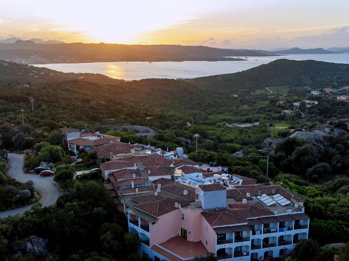 Hotel Pedra Santa Baja Sardinia Esterno foto