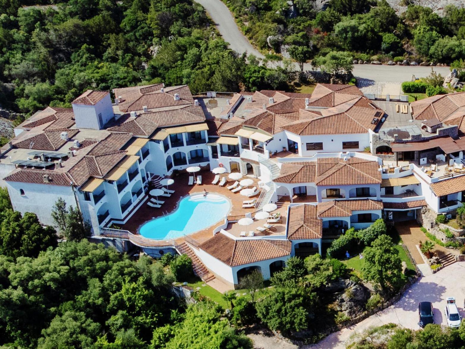 Hotel Pedra Santa Baja Sardinia Esterno foto