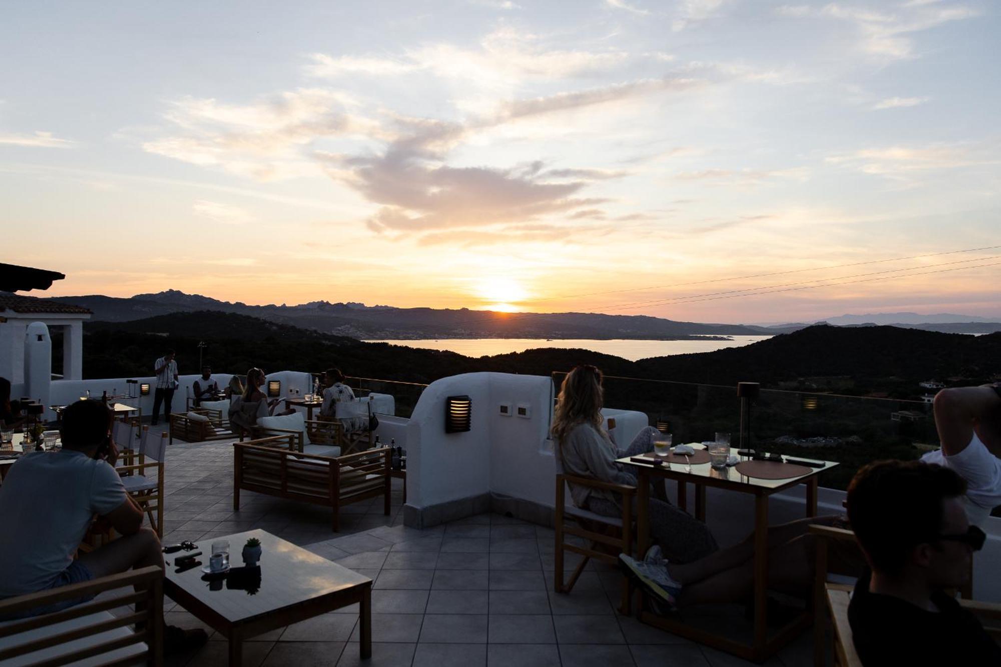 Hotel Pedra Santa Baja Sardinia Esterno foto