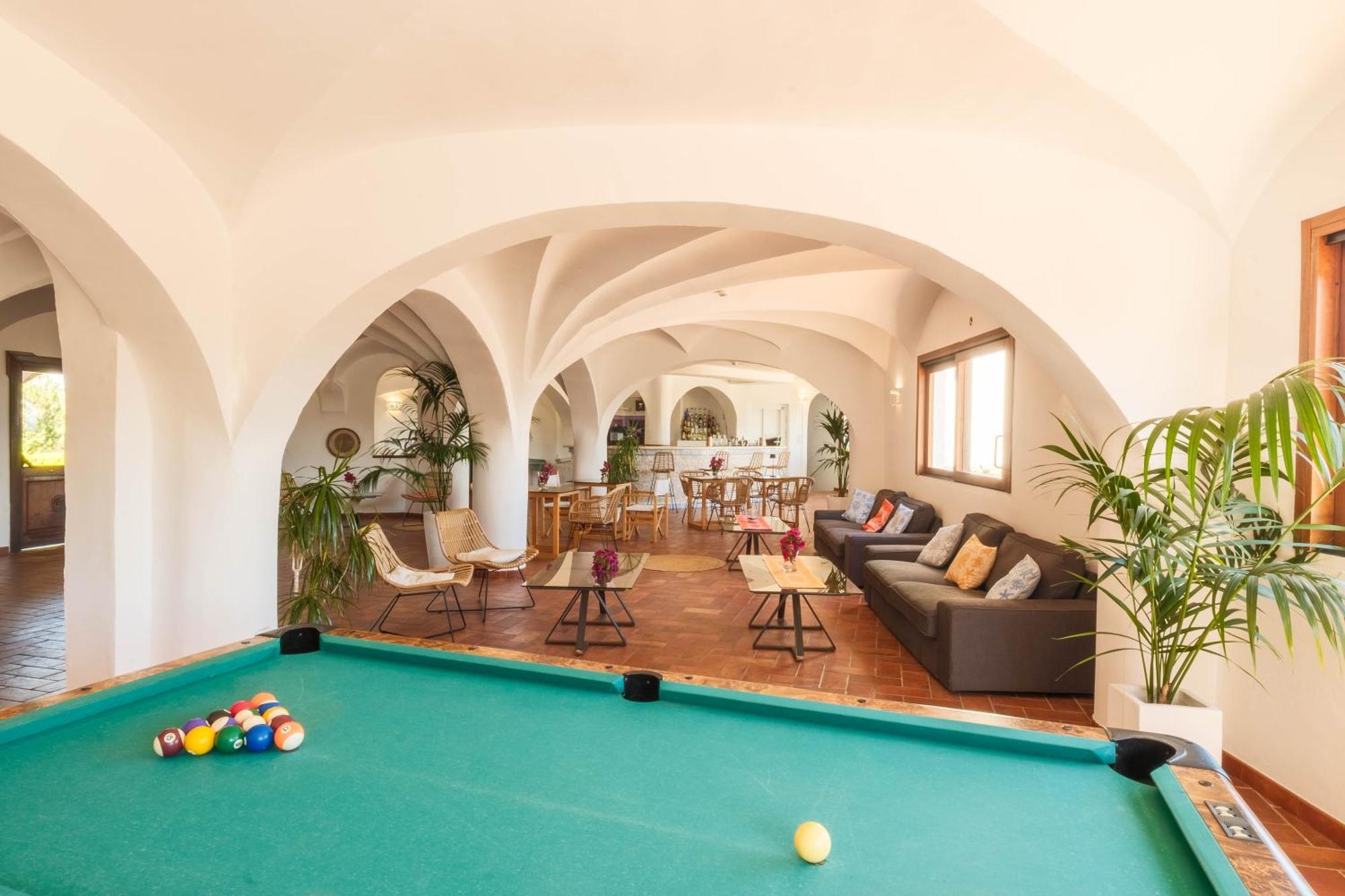 Hotel Pedra Santa Baja Sardinia Esterno foto