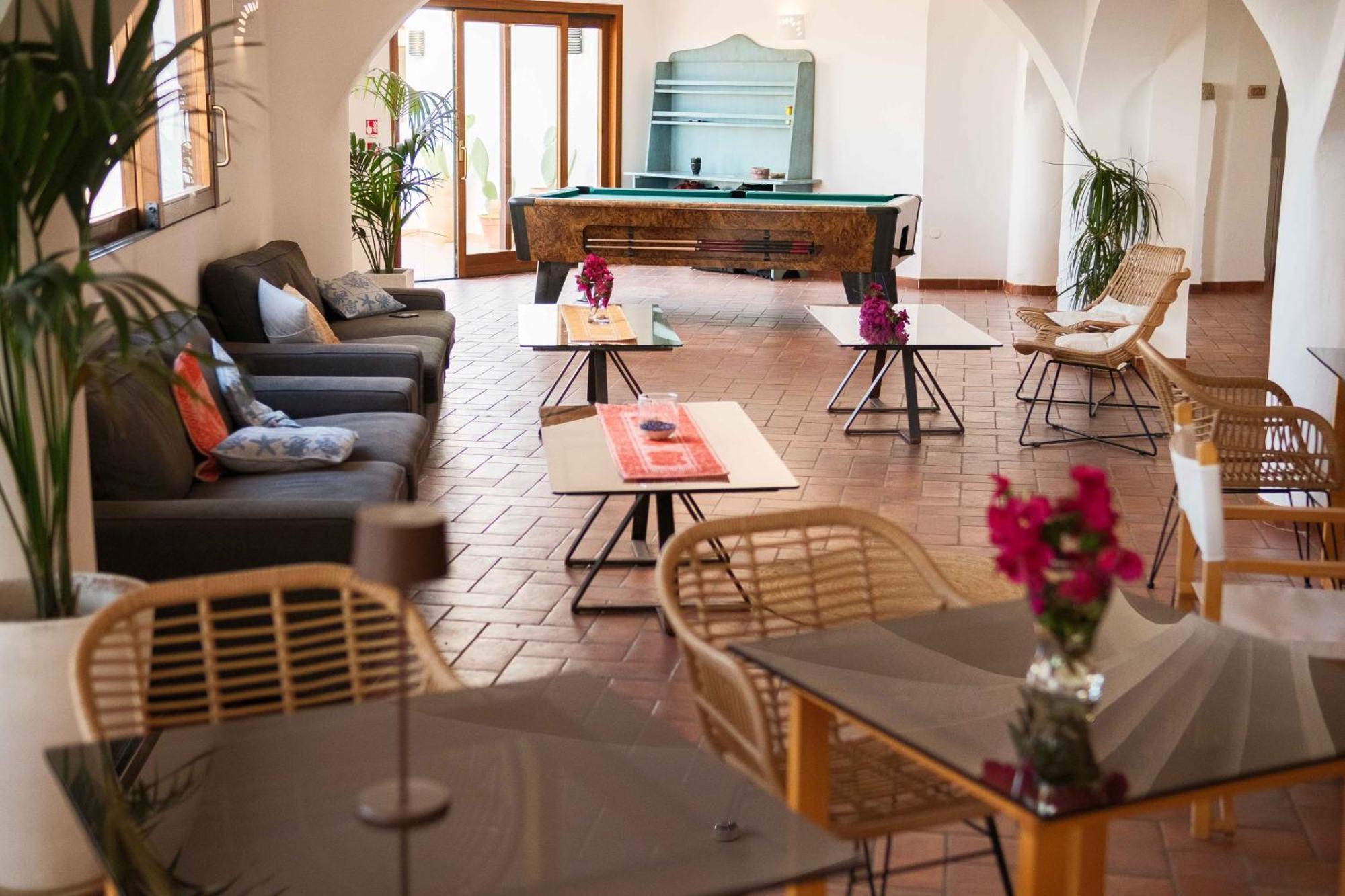 Hotel Pedra Santa Baja Sardinia Esterno foto