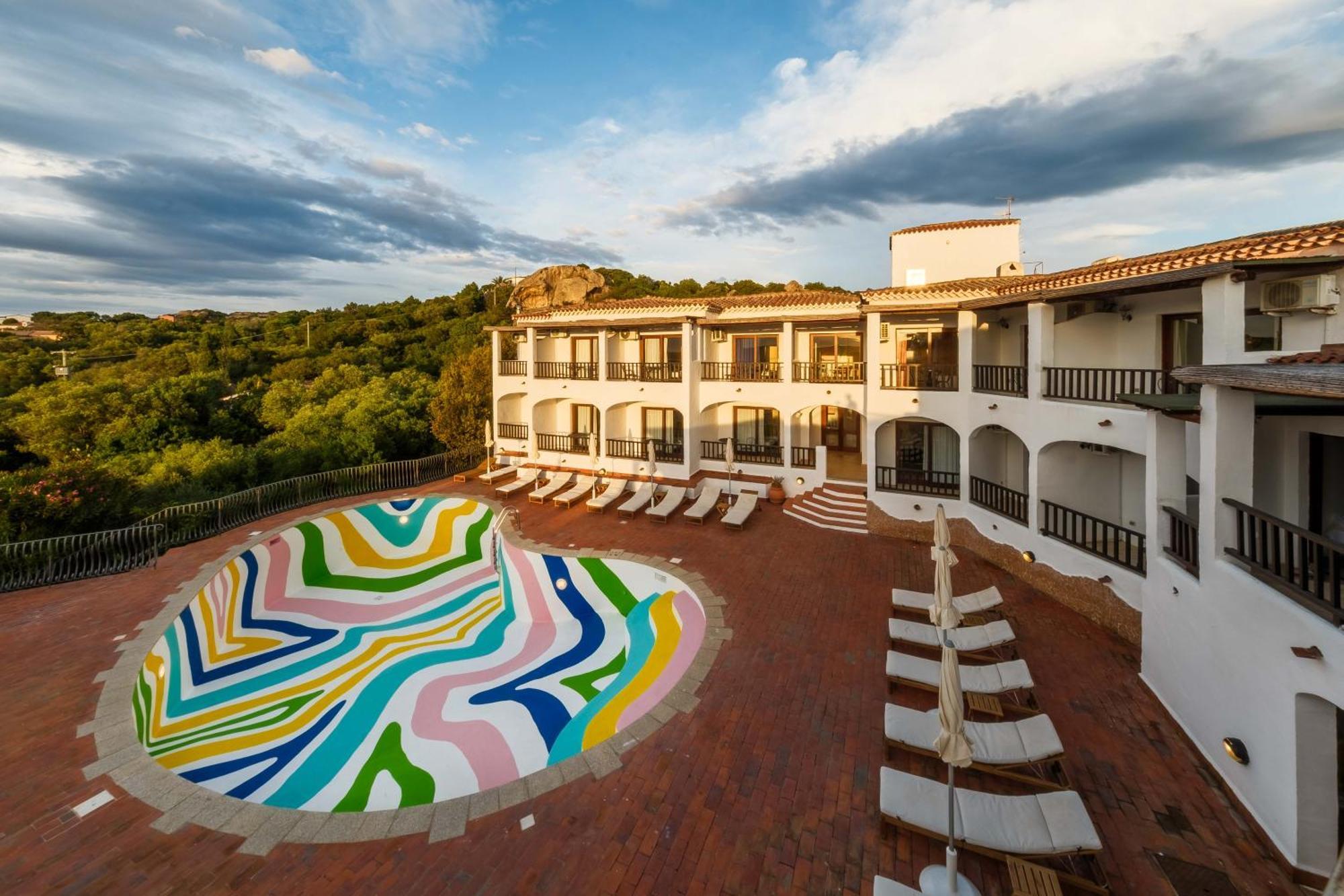 Hotel Pedra Santa Baja Sardinia Esterno foto