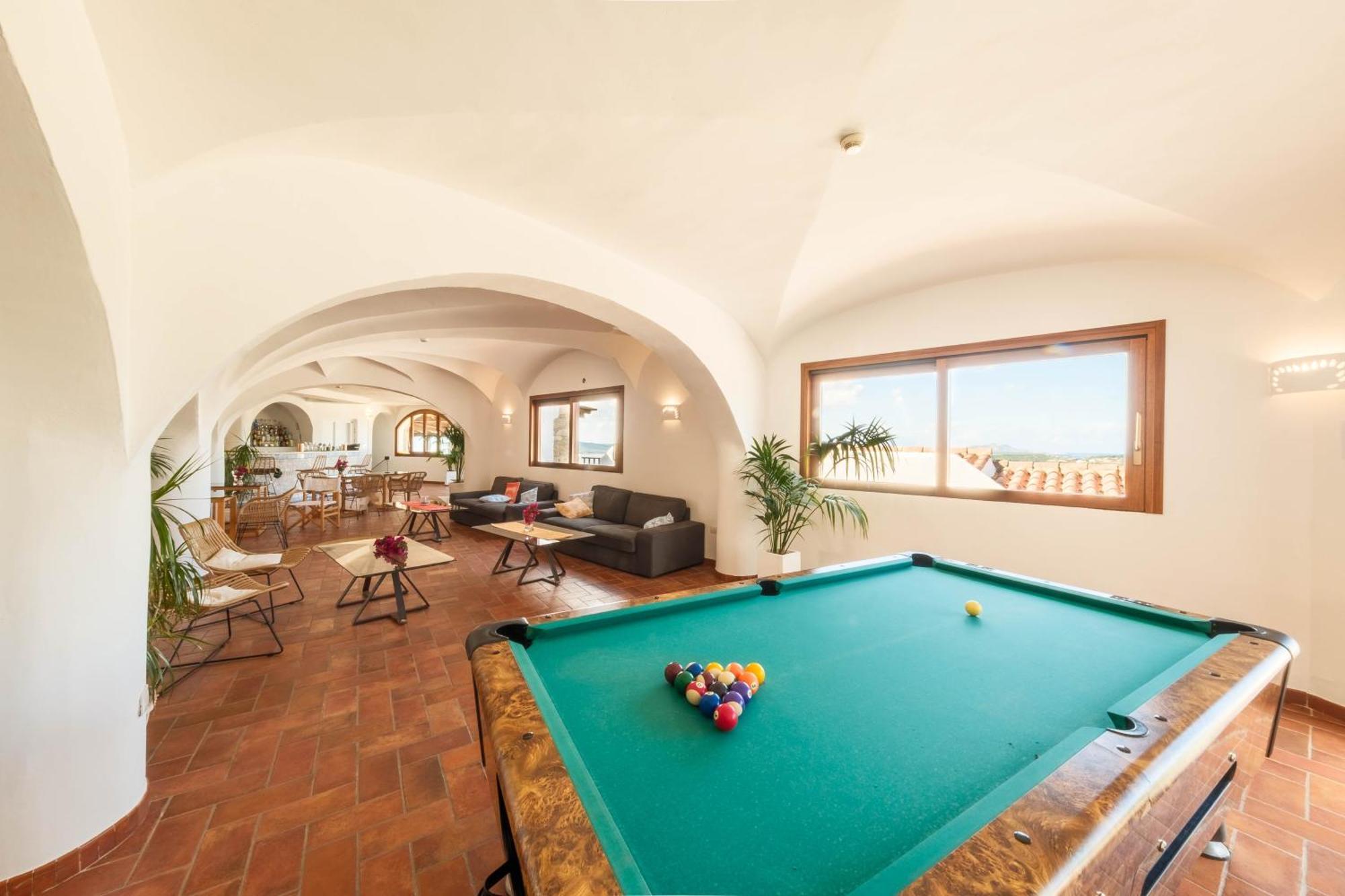 Hotel Pedra Santa Baja Sardinia Esterno foto