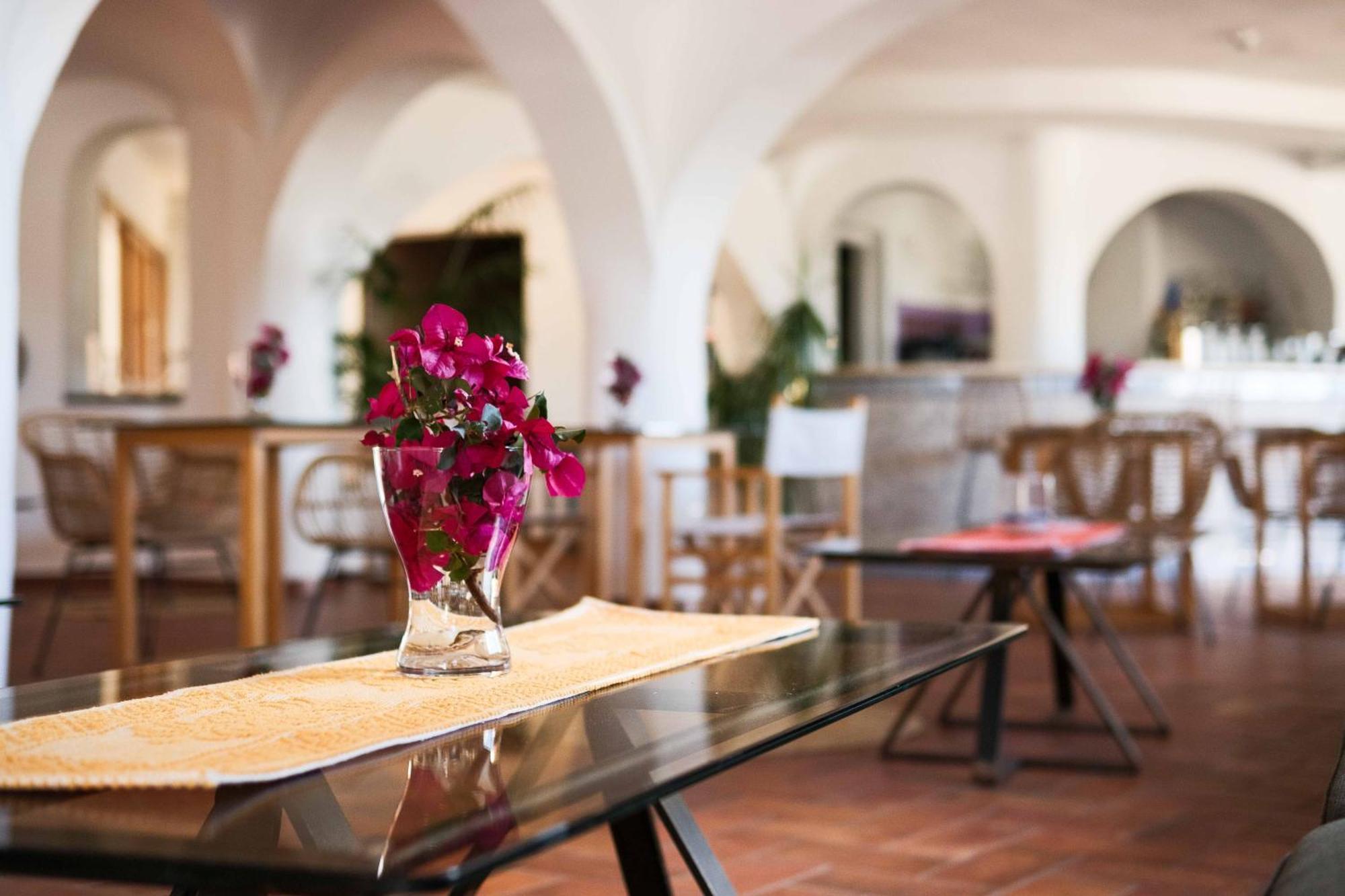 Hotel Pedra Santa Baja Sardinia Esterno foto