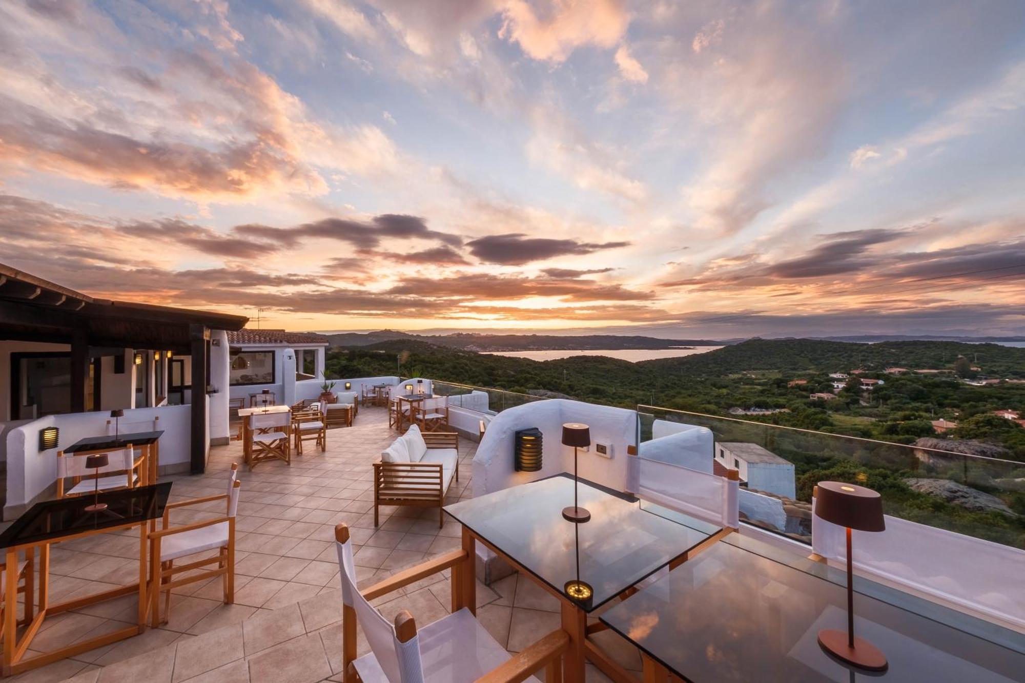 Hotel Pedra Santa Baja Sardinia Esterno foto